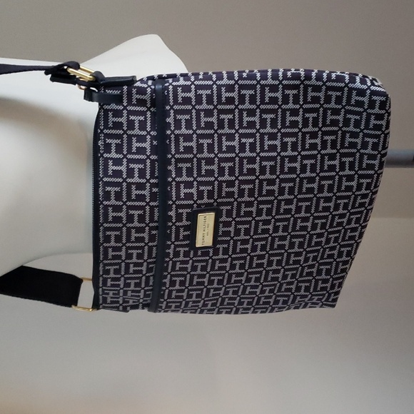 Tommy Hilfiger Garden Classic II Mono Canvas Crossbody Adjustable Strap Bag - Picture 1 of 11